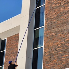 Innovative-Ladder-Free-Window-Cleaning-in-Kansas-City 2